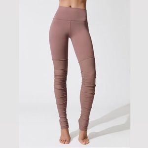 SOLD || Alo Yoga Goddess Leggings in Smoky Quartz - S